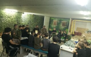 Беседа в клубе Казачьего поискового отряда «Пластун» о Дне народного единства.